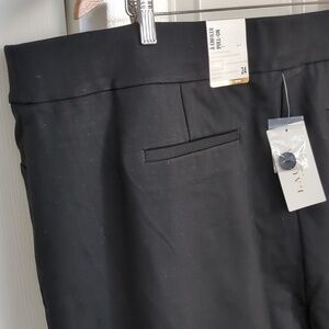 Laura Plus Pull On Pants Slim Leg Button ankle detail  Black PLUS Size 24 NWT